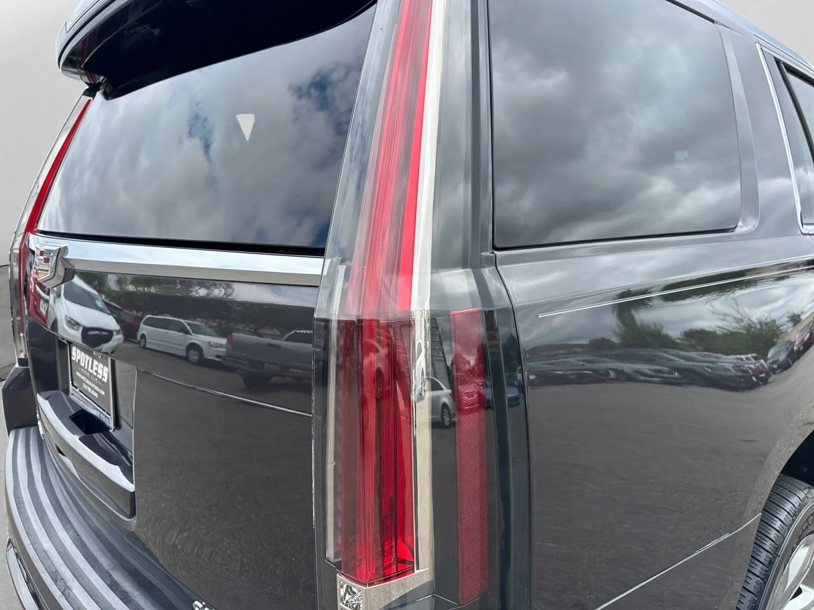 Cadillac Escalade photo 12