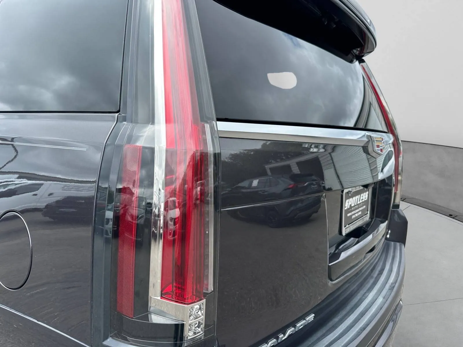 Cadillac Escalade photo 13