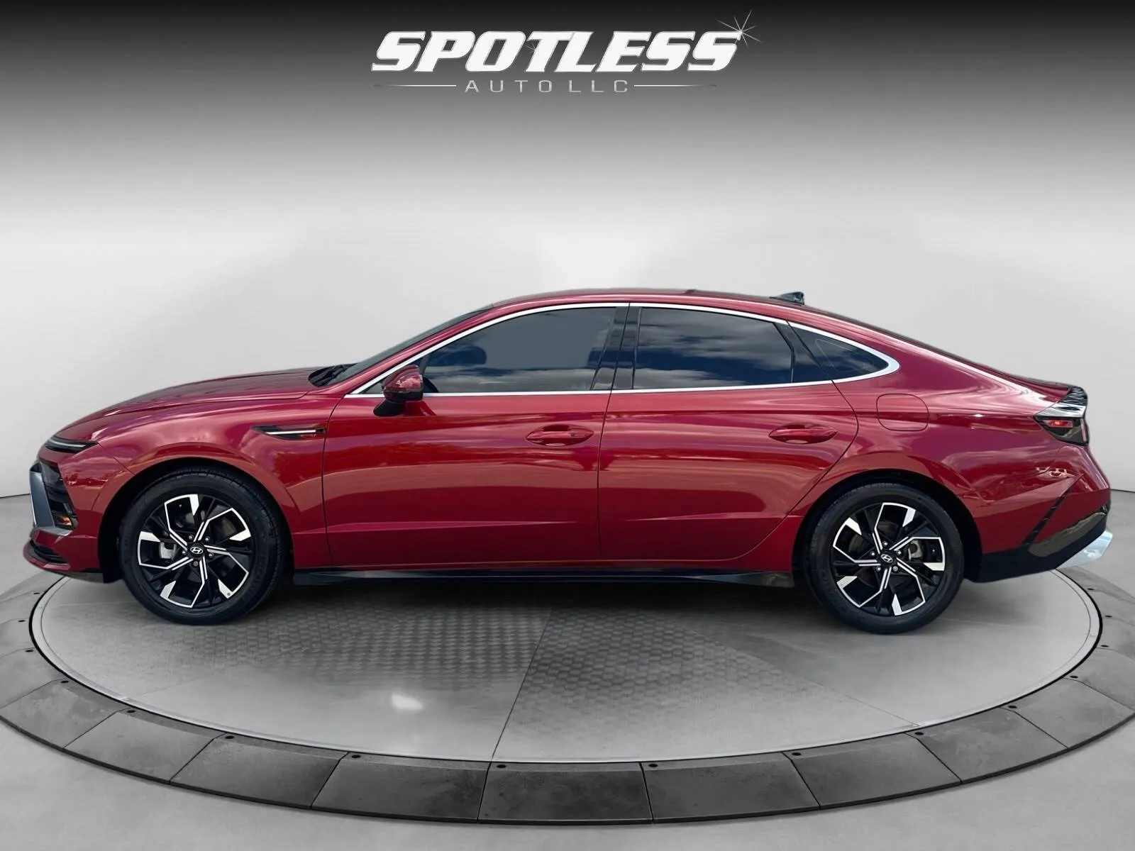 Hyundai Sonata photo 4