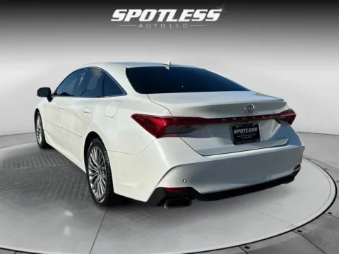 More photos of 2020 Toyota Avalon Limited at Spotless Auto I-10, TX