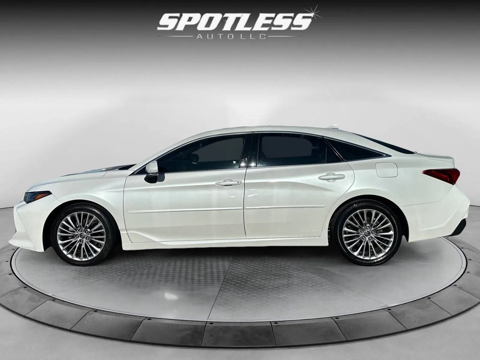 Toyota Avalon photo 4