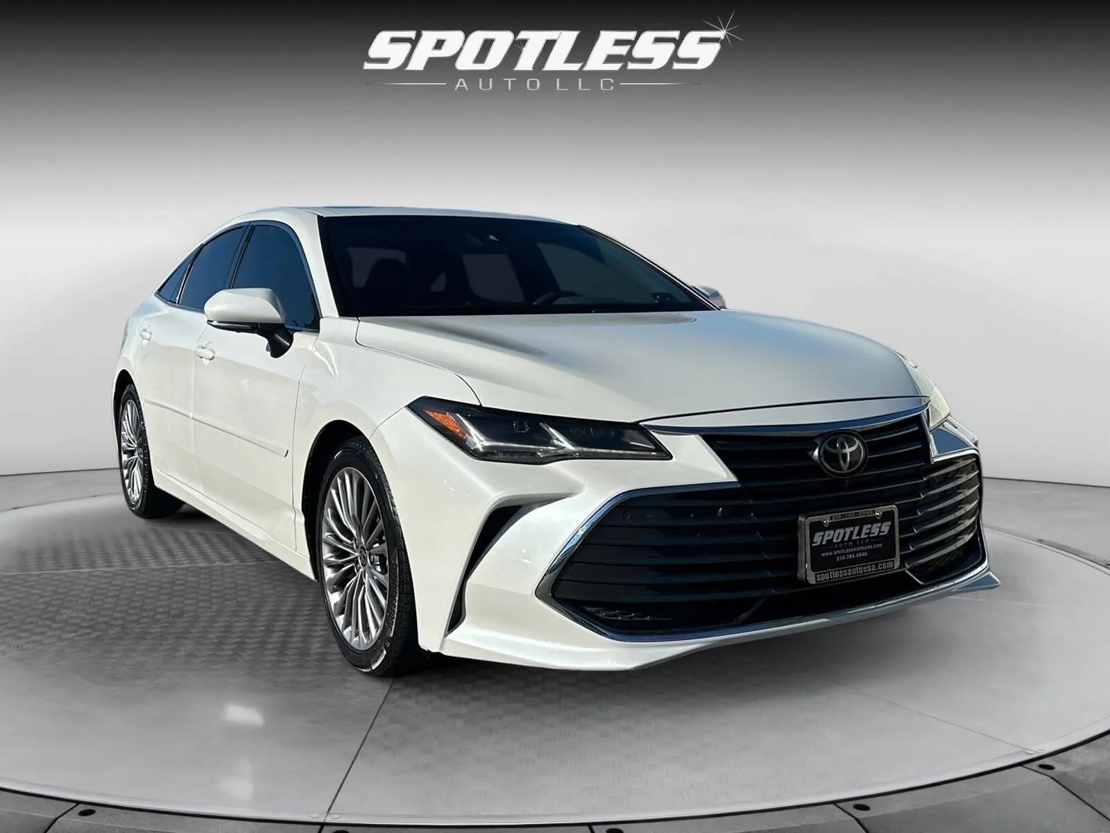Toyota Avalon photo 9