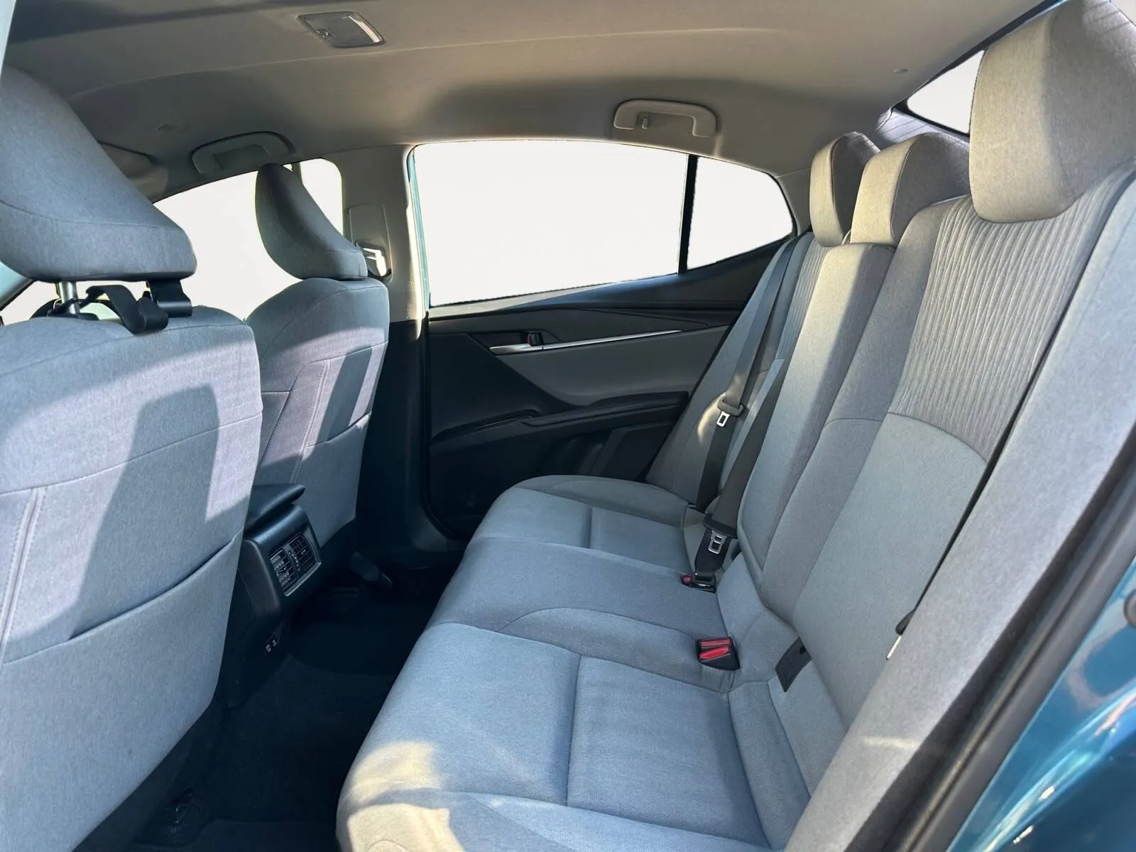 Toyota Camry photo 24