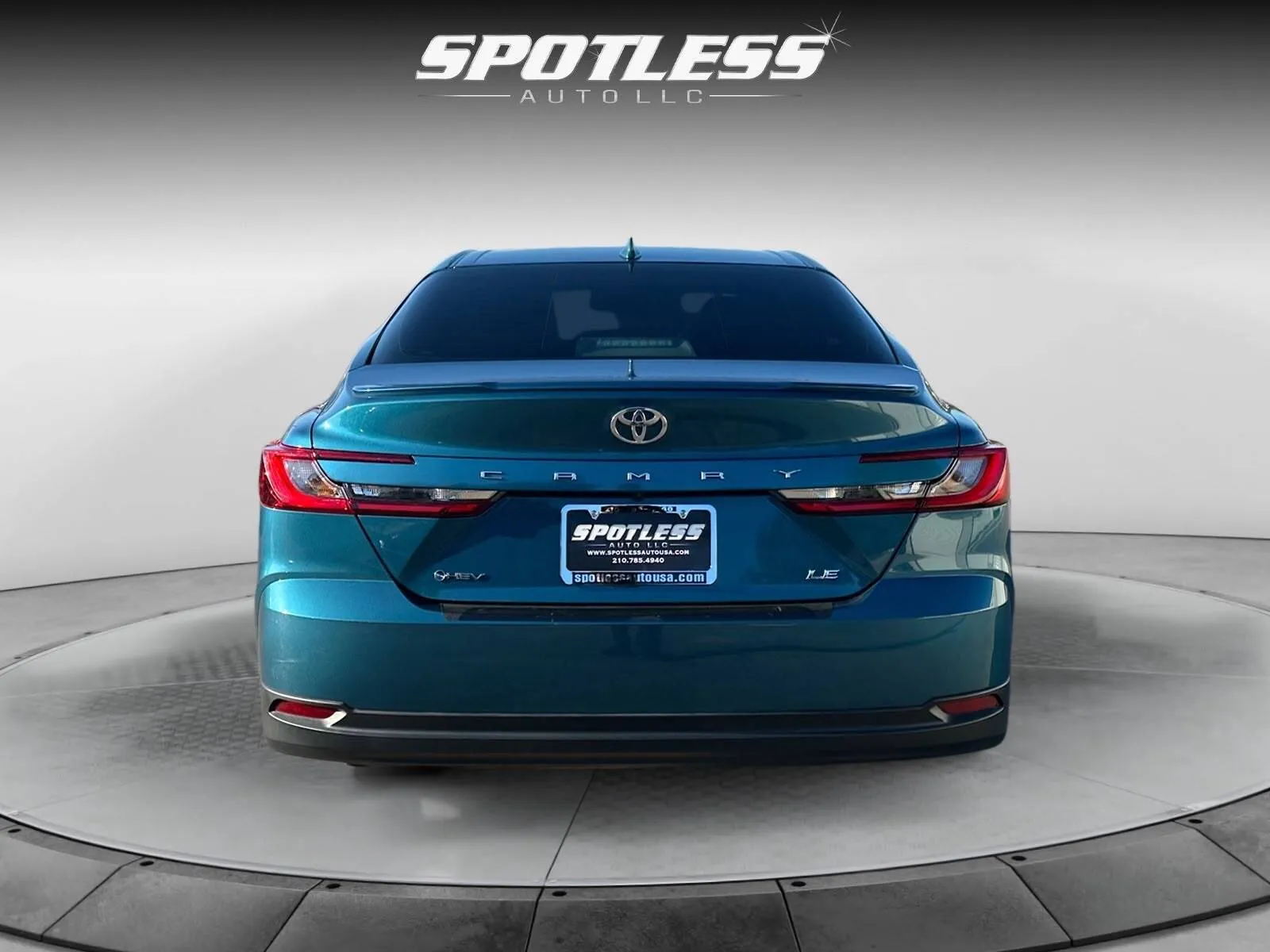 Toyota Camry photo 6