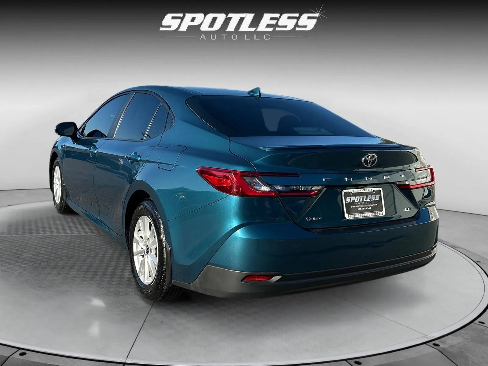Toyota Camry photo 5