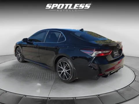 More photos of 2024 Toyota Camry SE at Spotless Auto I-10, TX