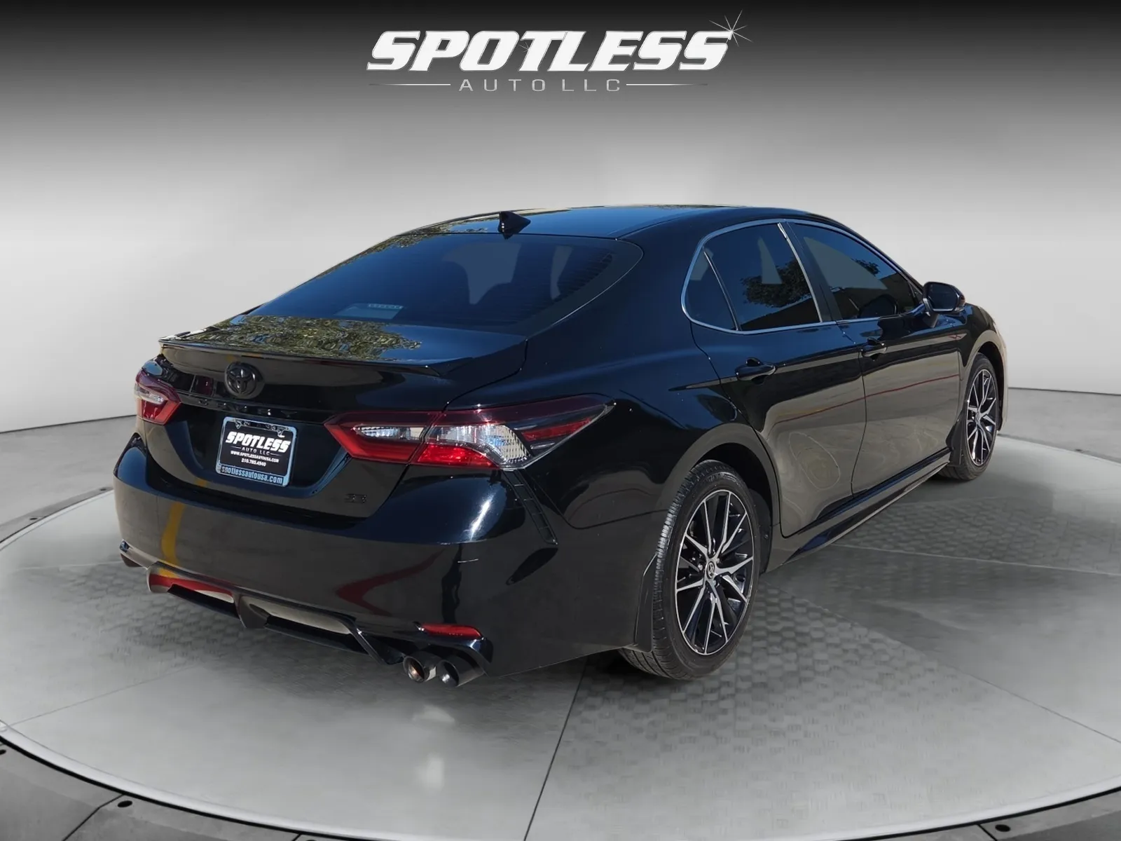 Toyota Camry photo 7