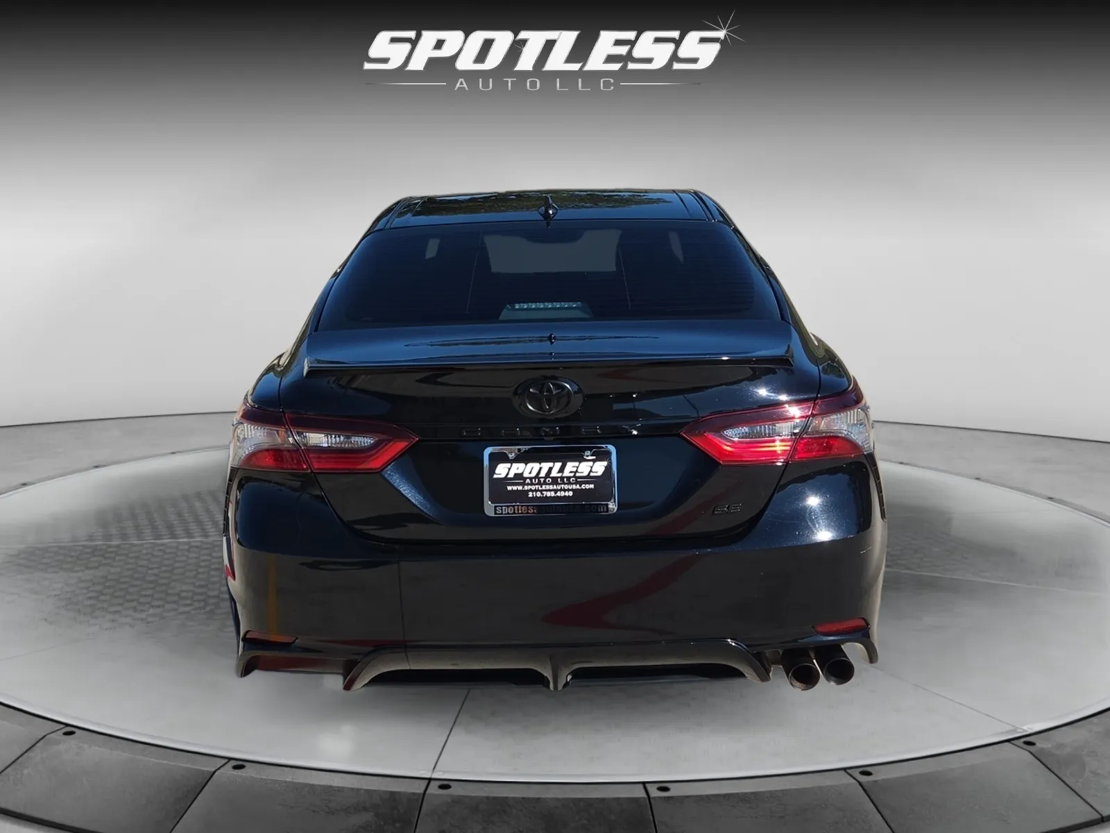 Toyota Camry photo 6