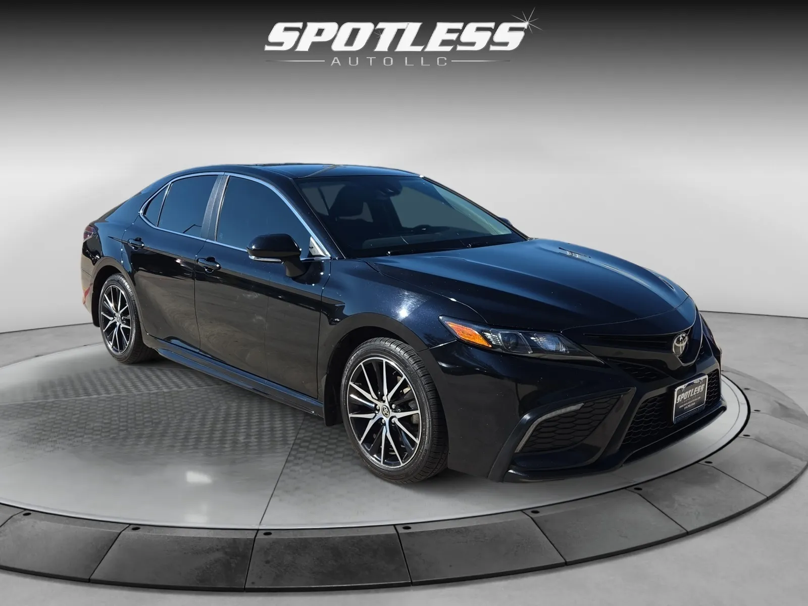 Toyota Camry photo 11