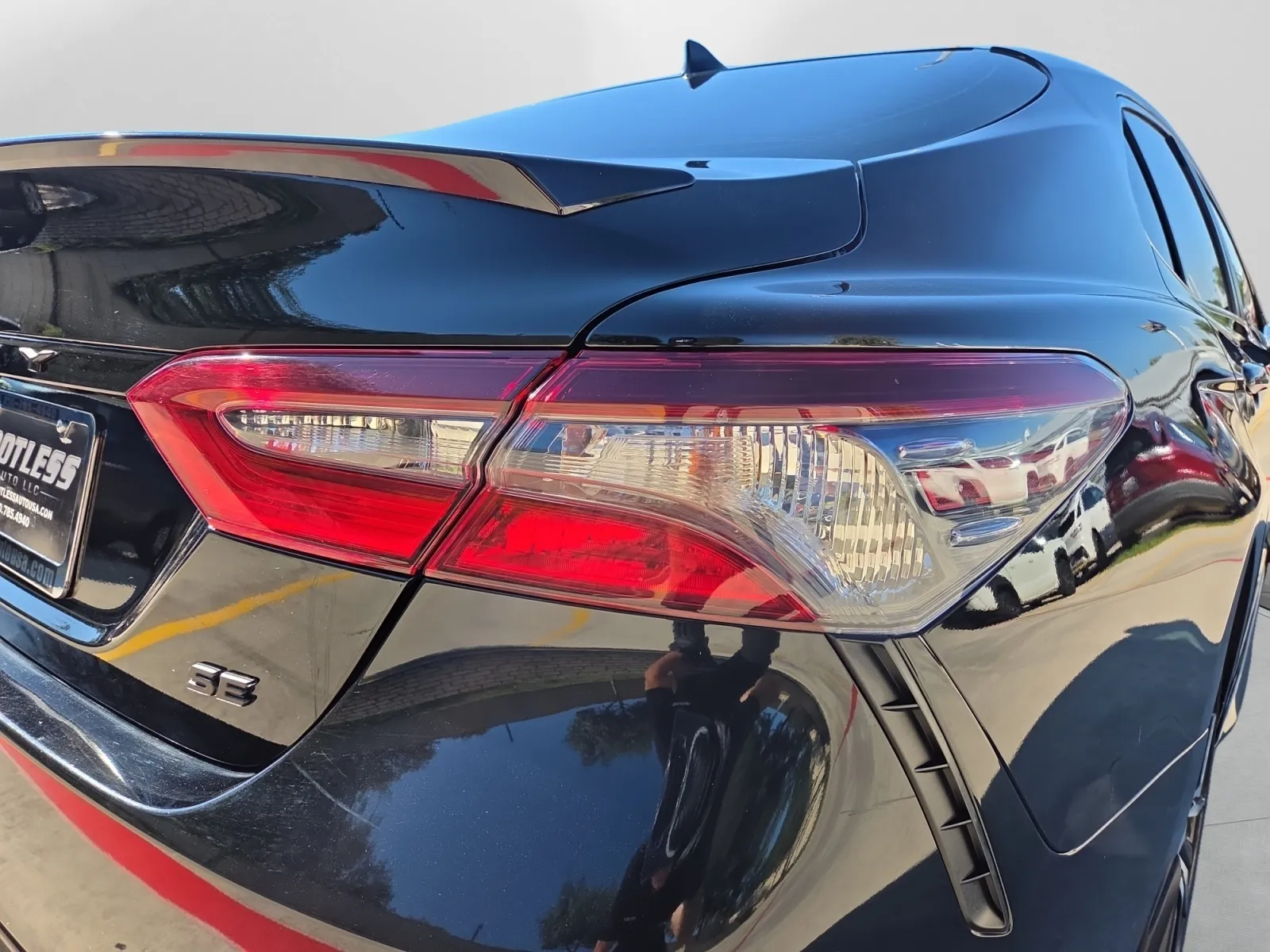 Toyota Camry photo 12