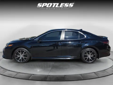 More photos of 2024 Toyota Camry SE at Spotless Auto I-10, TX