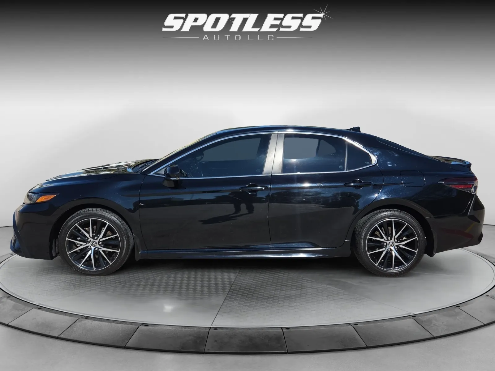 Toyota Camry photo 4