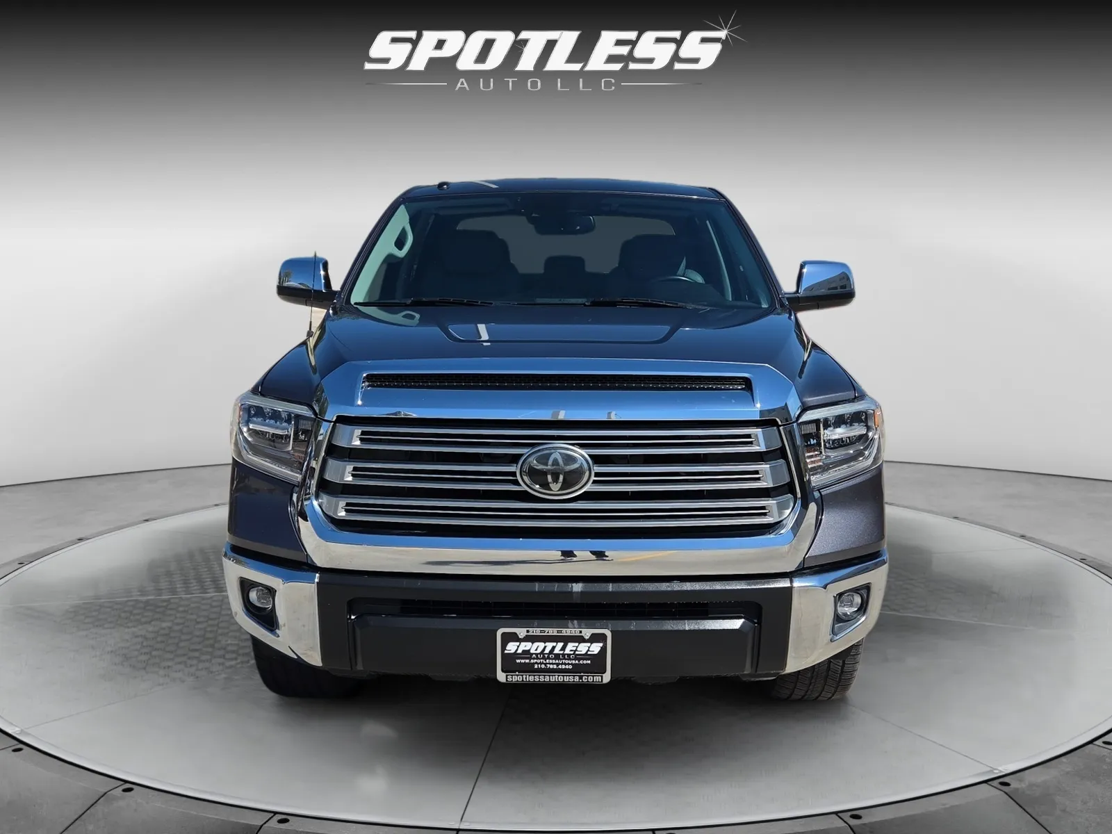 Toyota Tundra photo 9