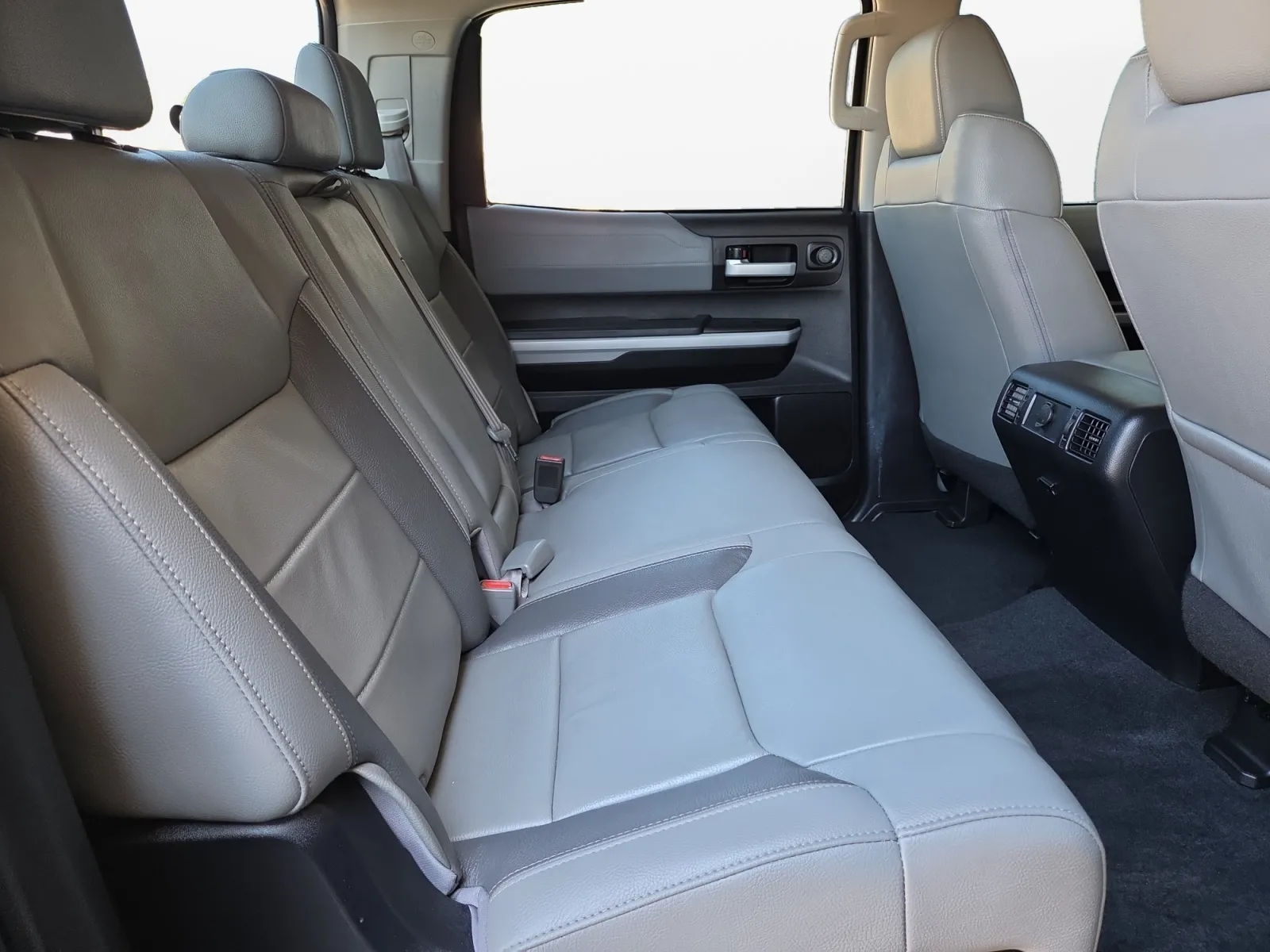 Toyota Tundra photo 23