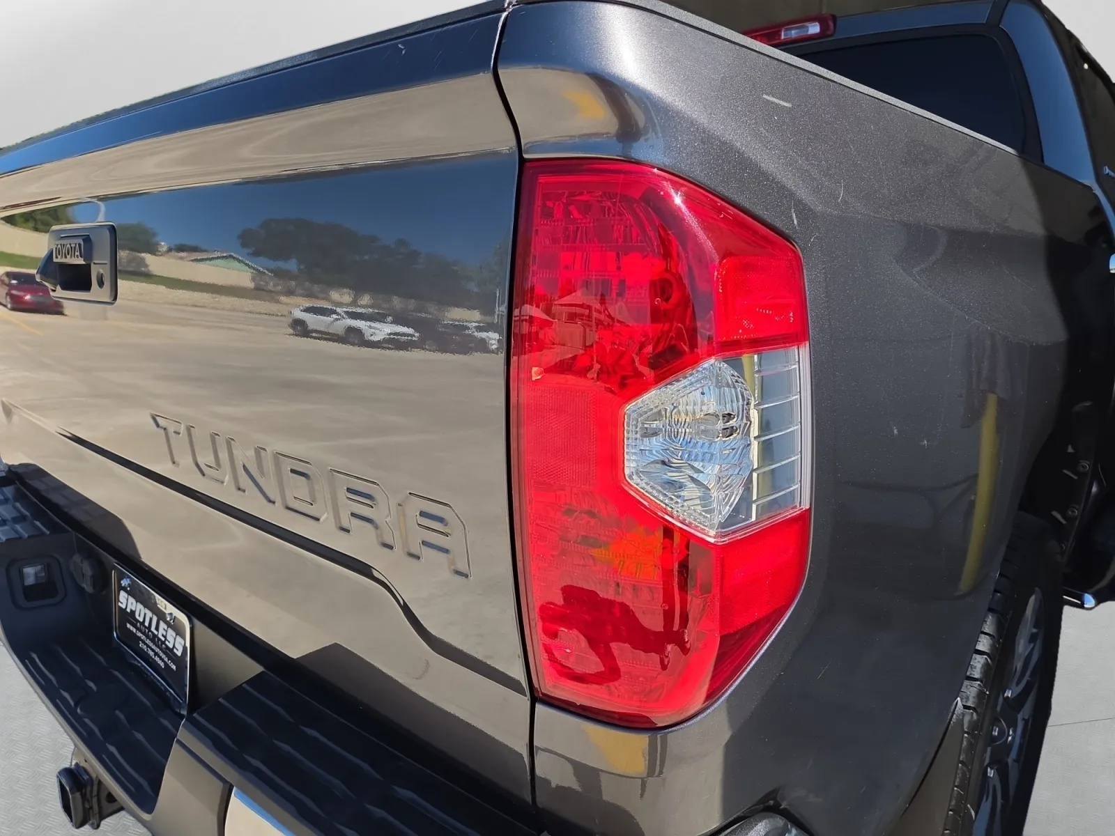 Toyota Tundra photo 12