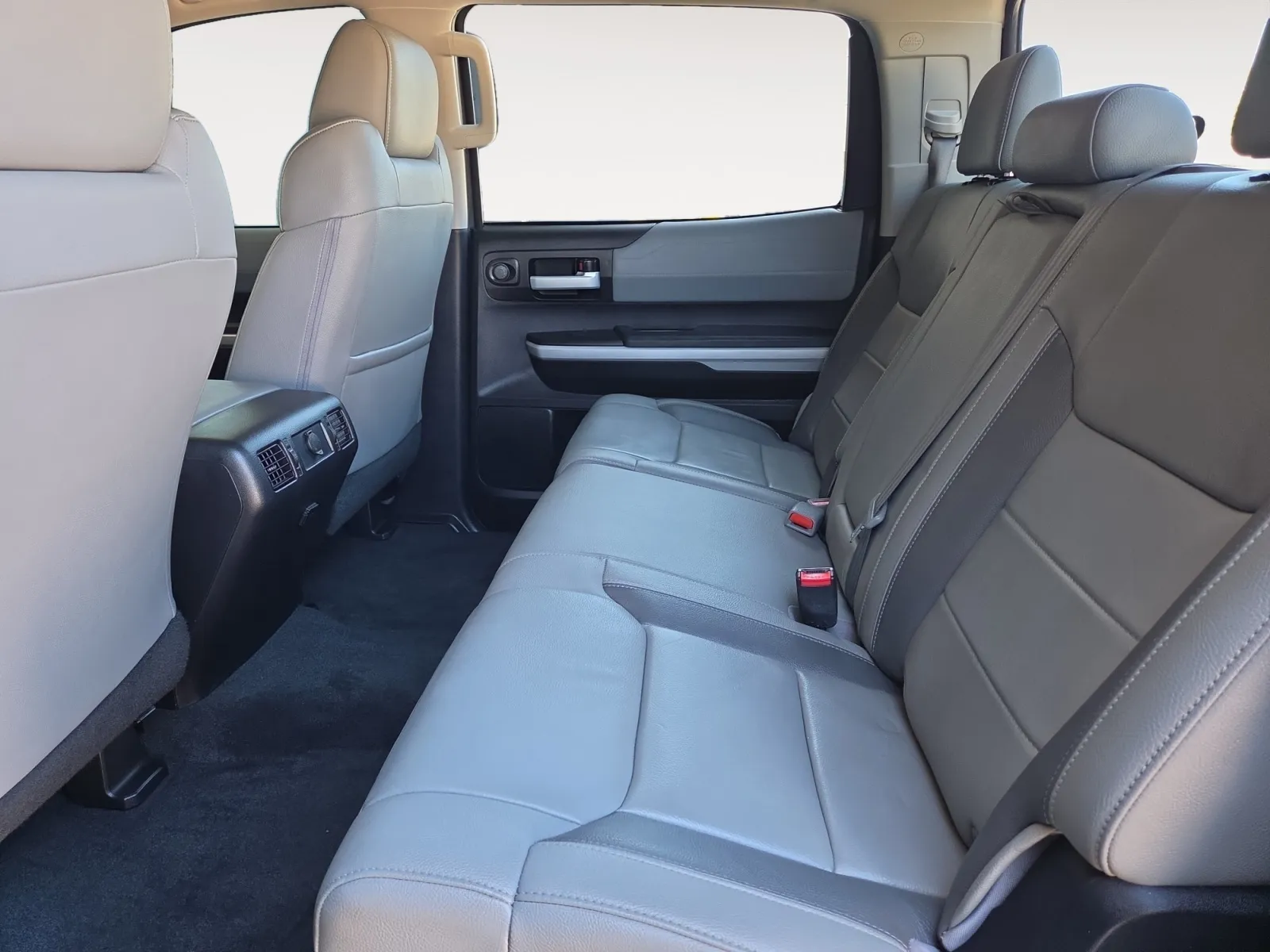 Toyota Tundra photo 22