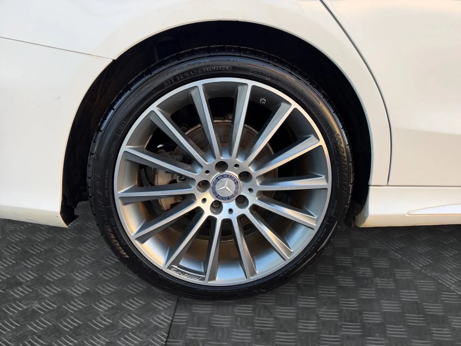 Mercedes-Benz C-Class photo 14