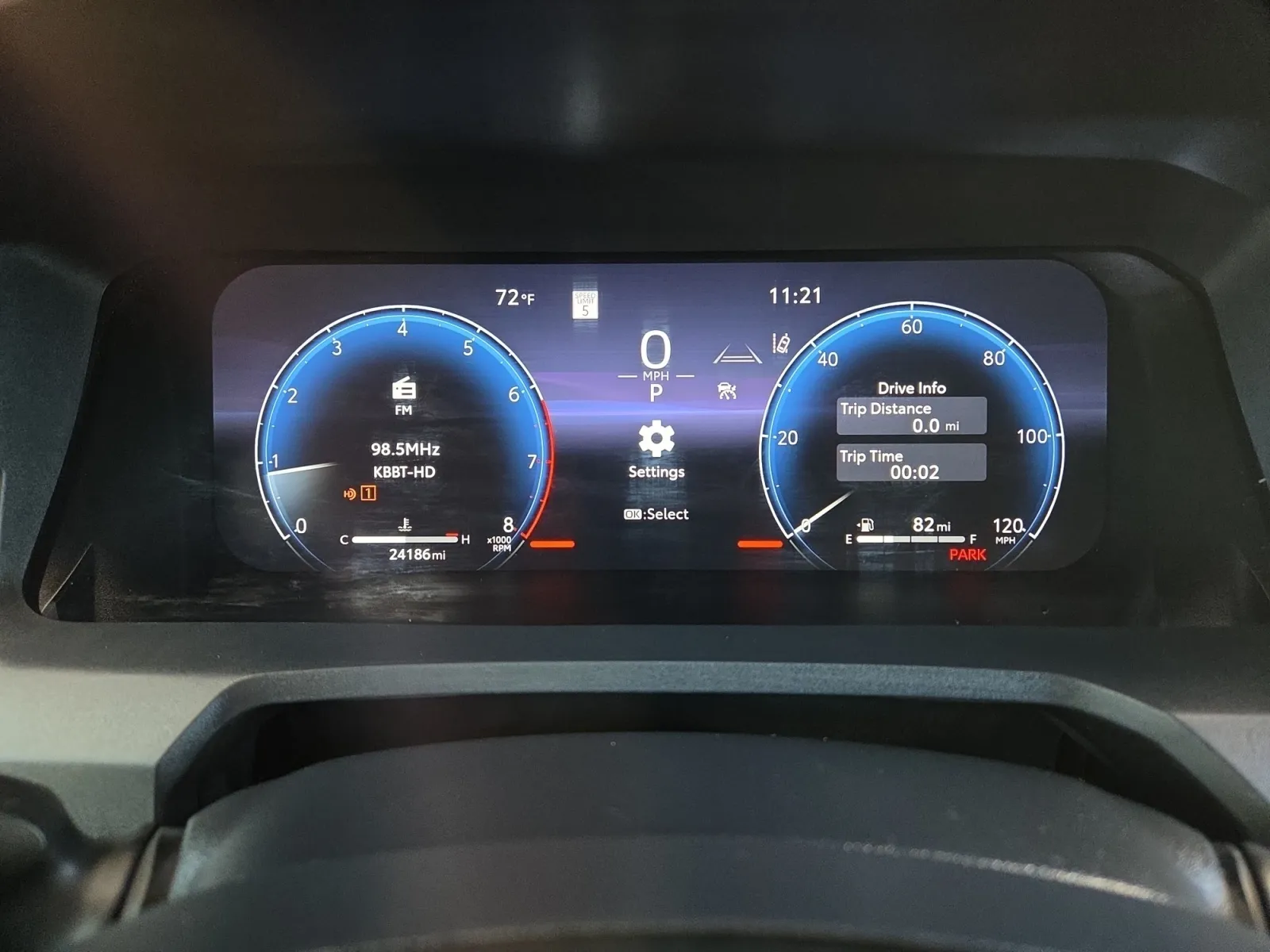 Toyota Tacoma photo 18