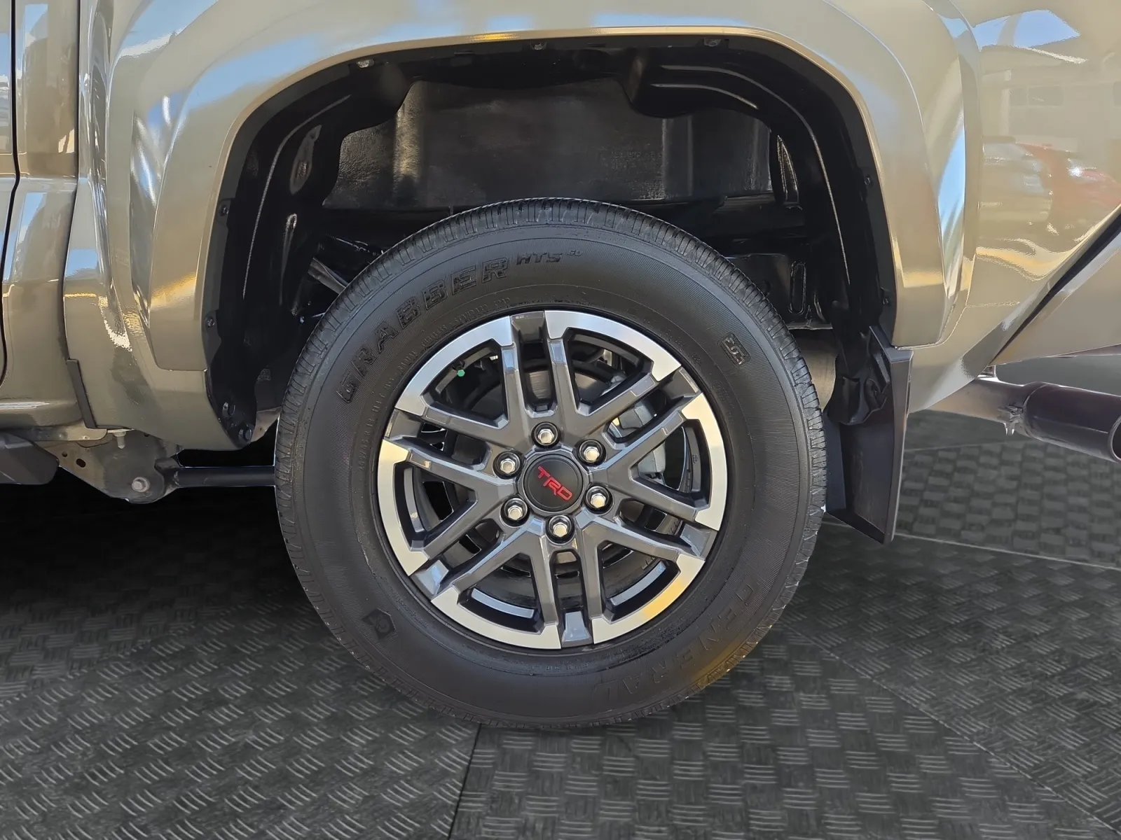 Toyota Tacoma photo 14
