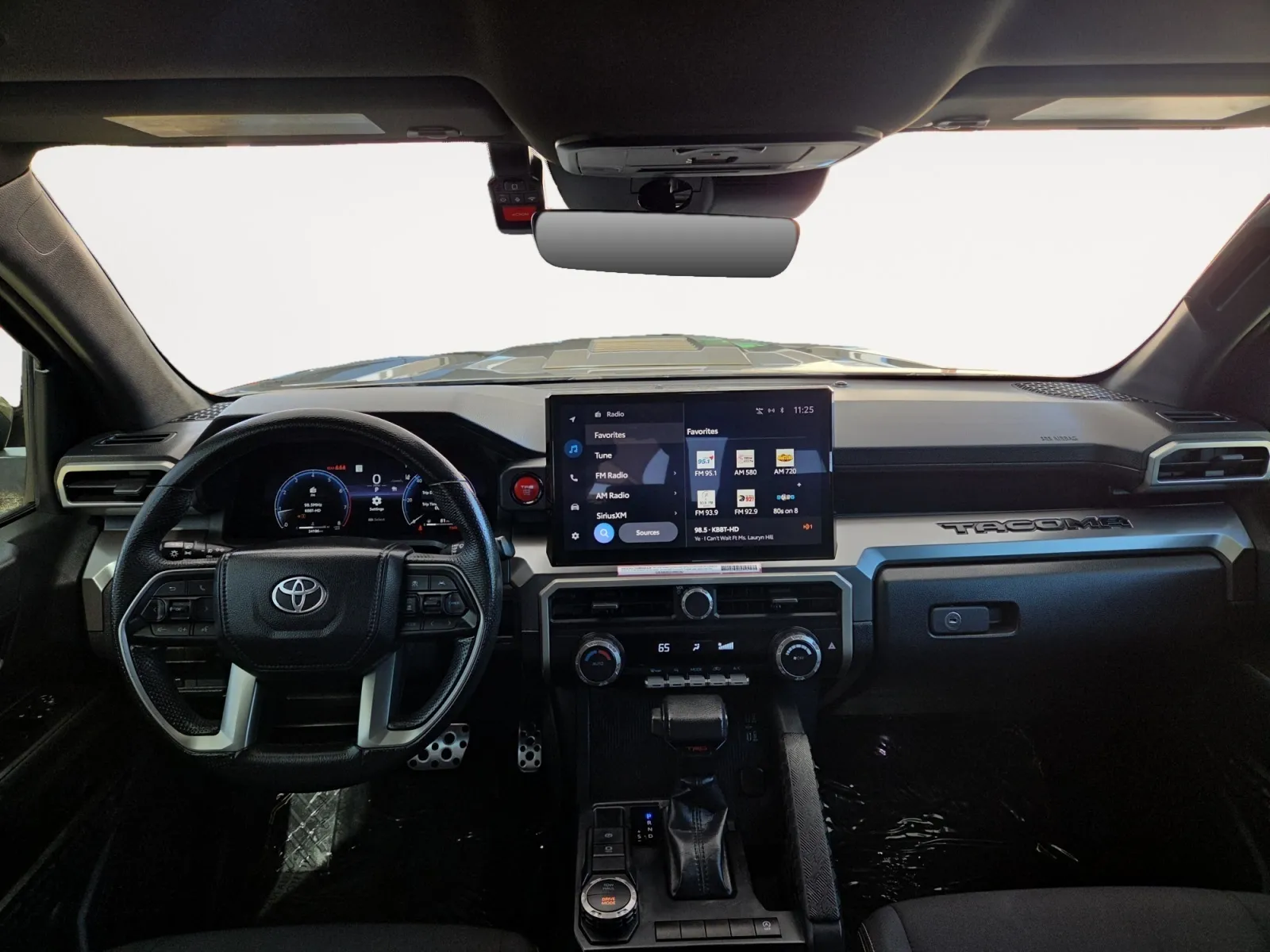 Toyota Tacoma photo 21