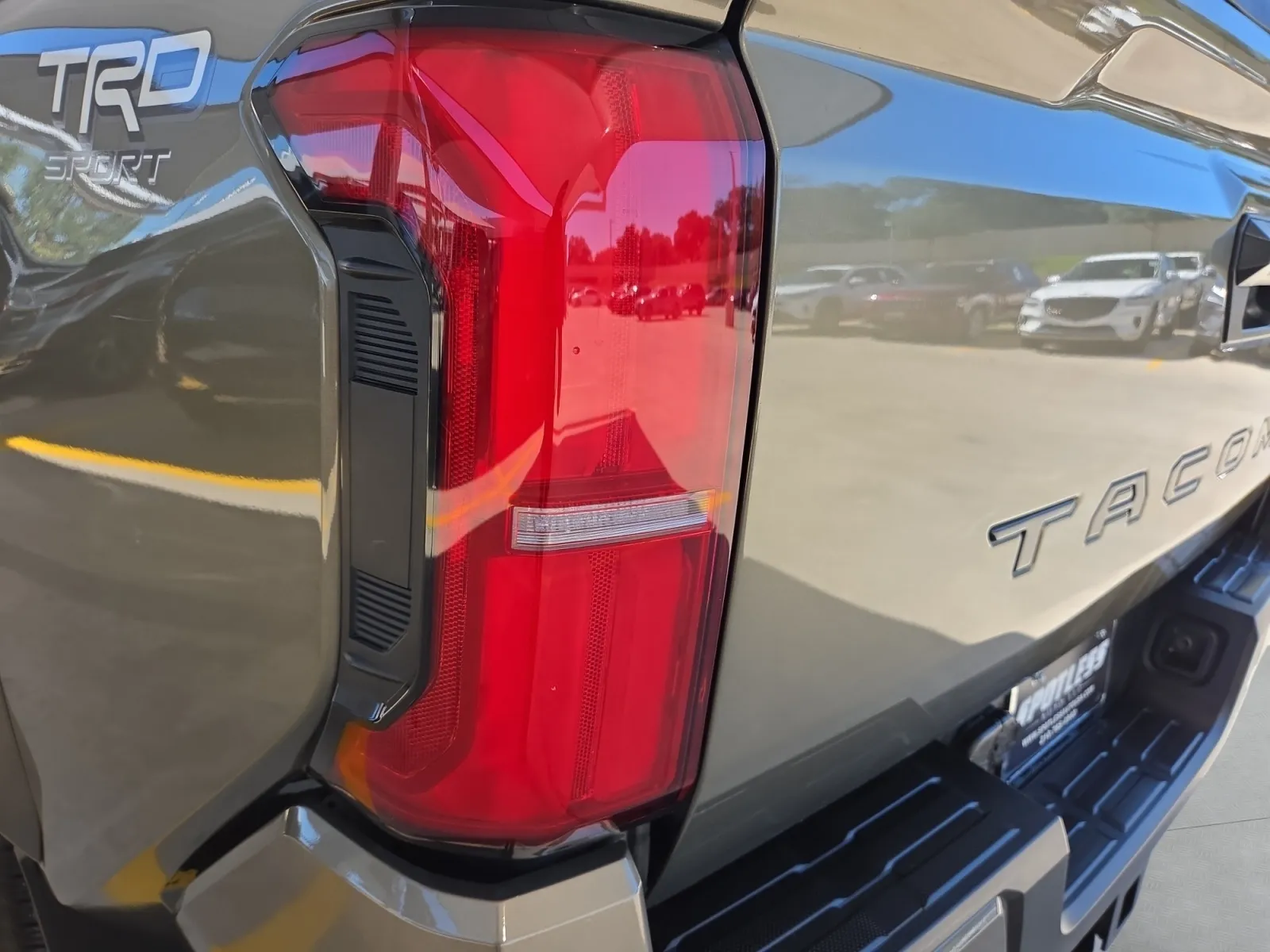 Toyota Tacoma photo 12