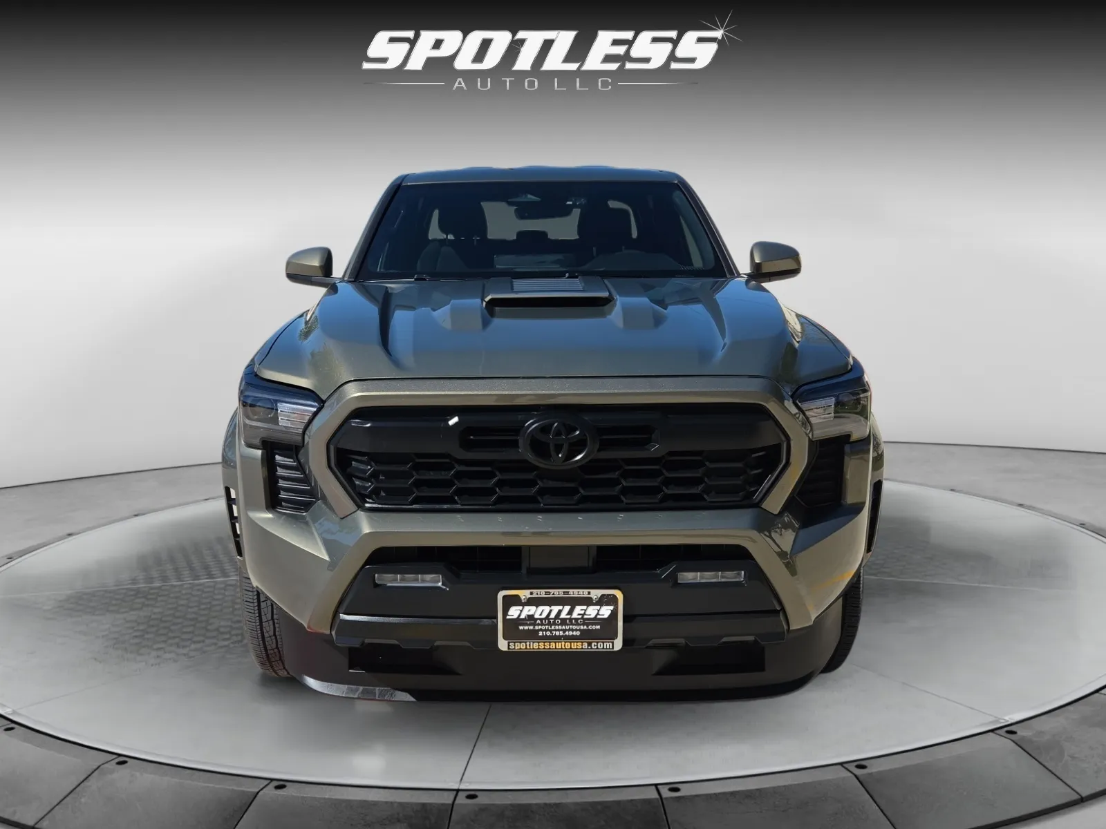 Toyota Tacoma photo 10
