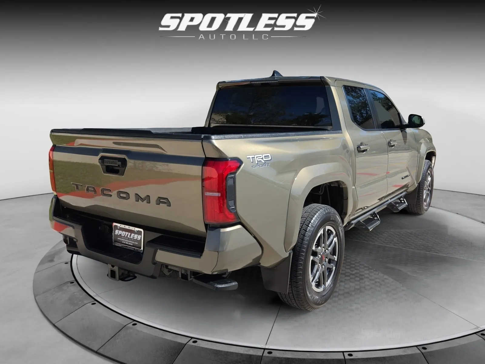 Toyota Tacoma photo 7