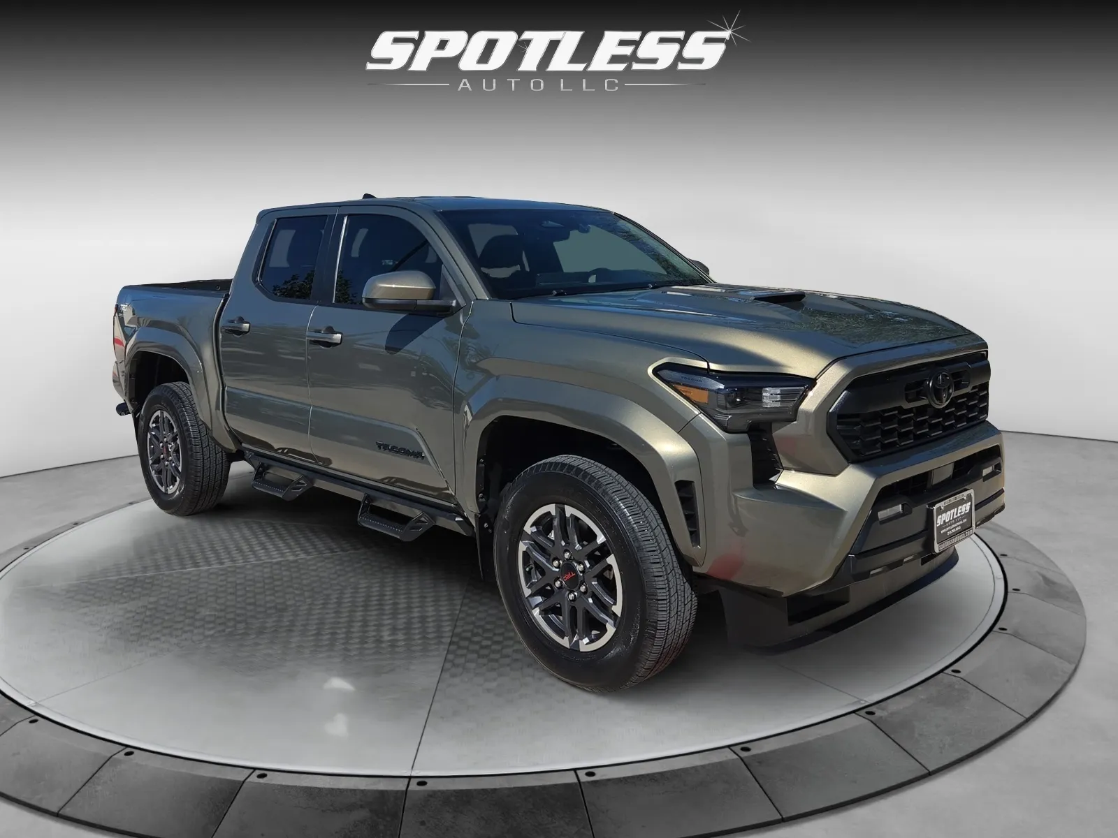 Toyota Tacoma photo 11