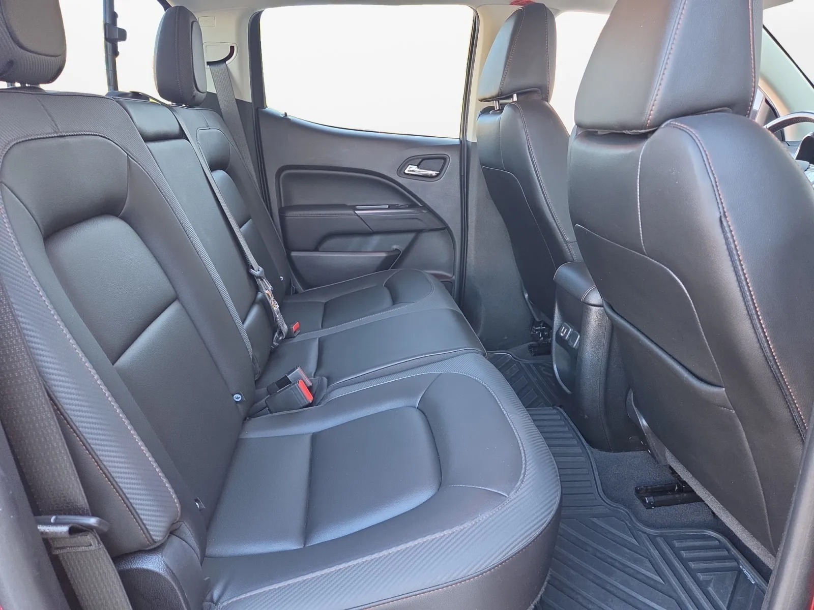 GMC Canyon photo 23