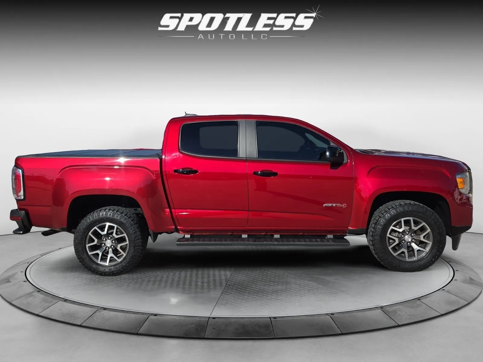 GMC Canyon photo 8