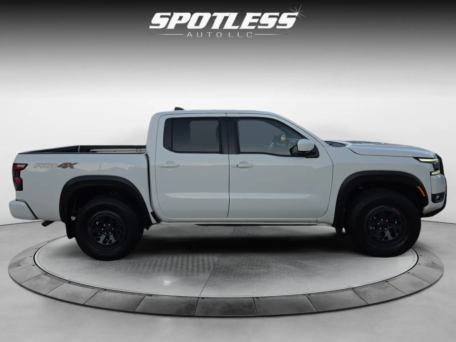 Nissan Frontier photo 8