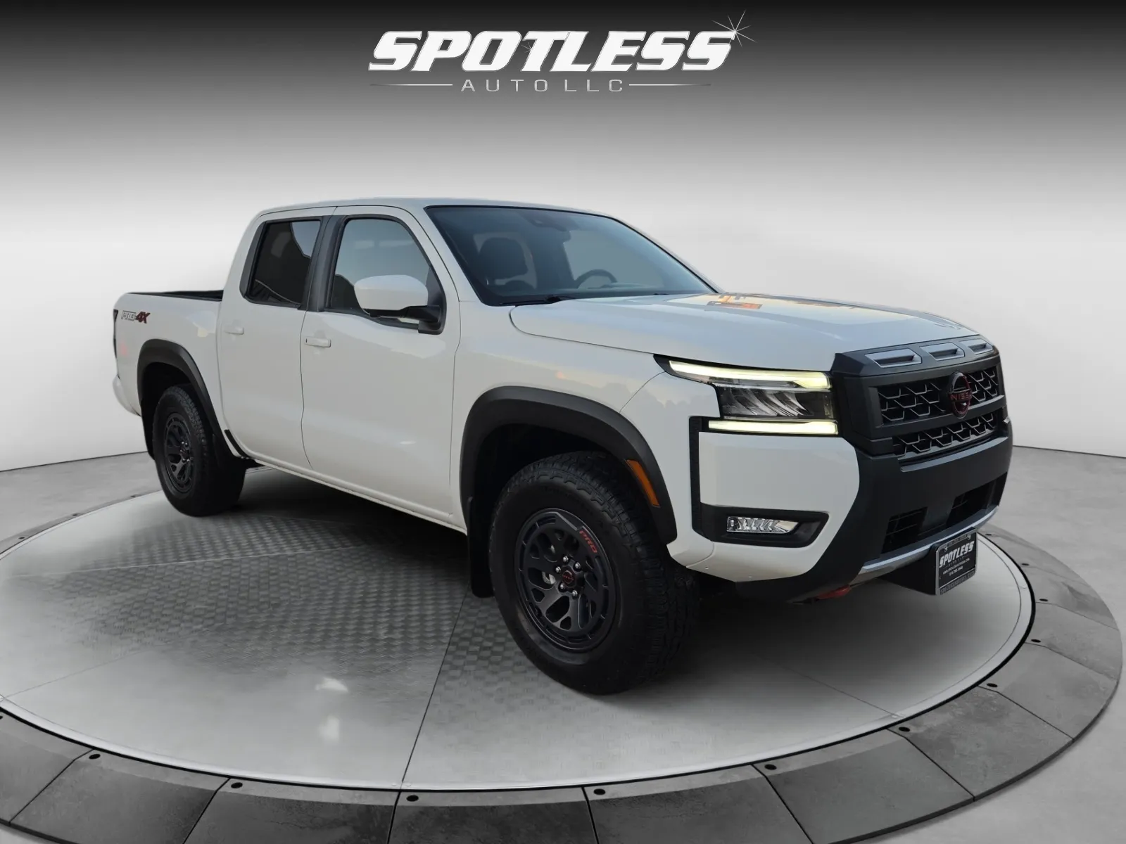 Nissan Frontier photo 9