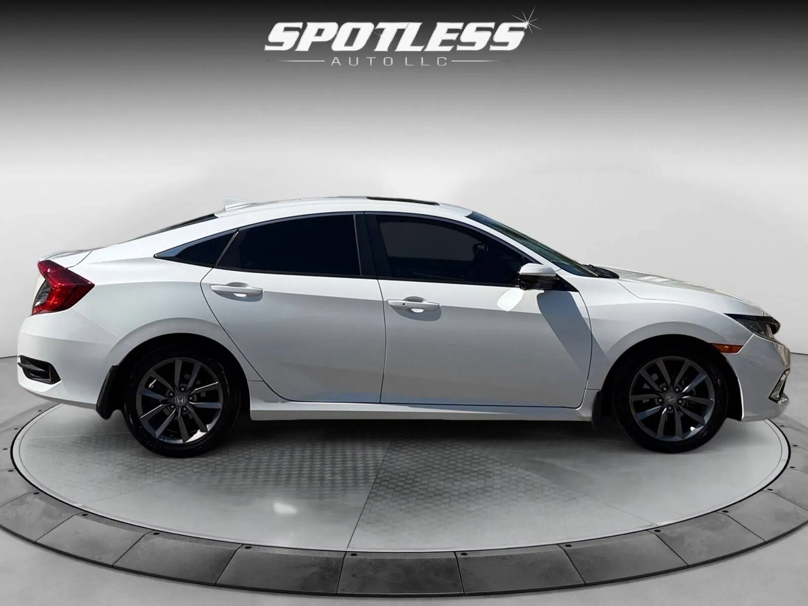 Honda Civic photo 8