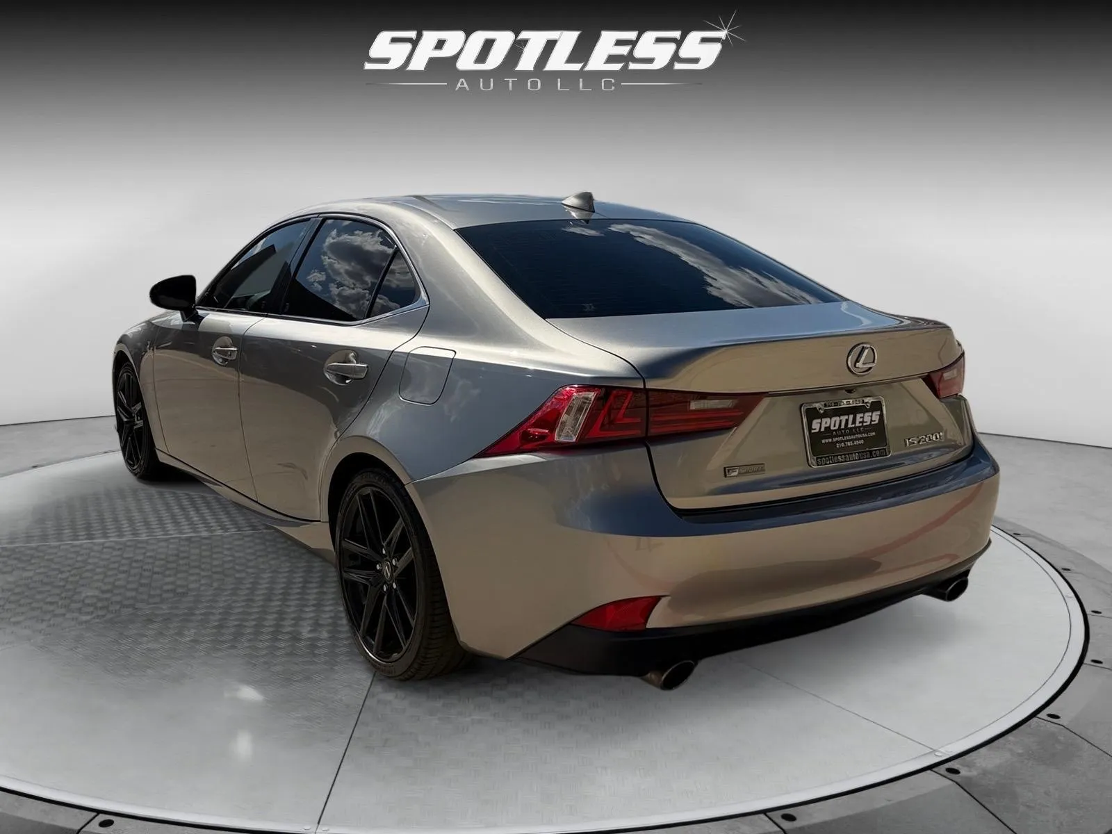 Lexus IS photo 5