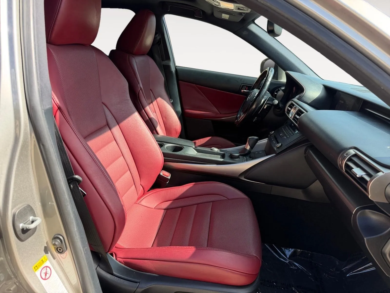 Lexus IS photo 24