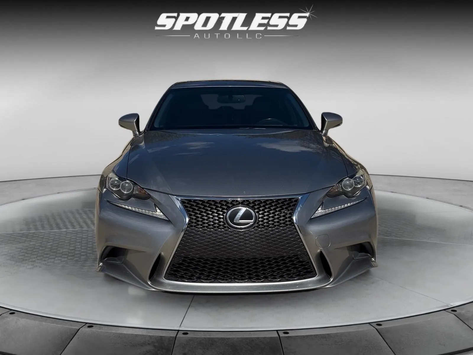 Lexus IS photo 10