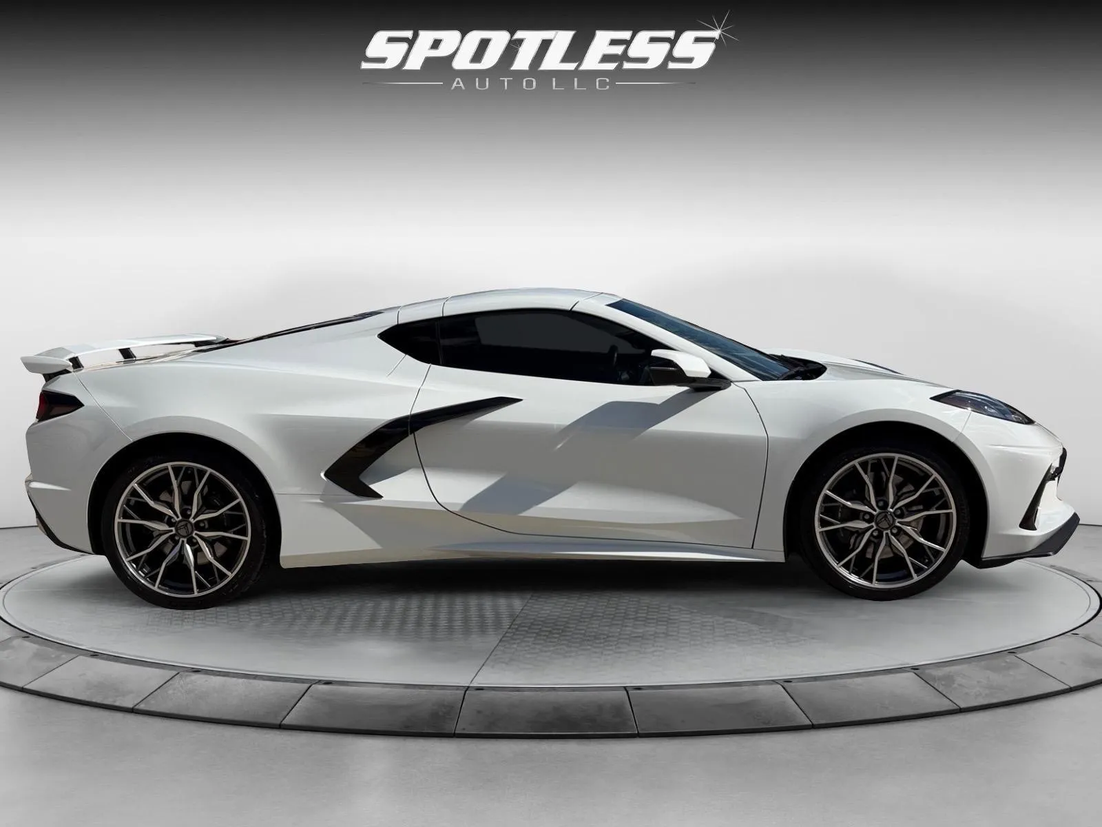 Chevrolet Corvette photo 8