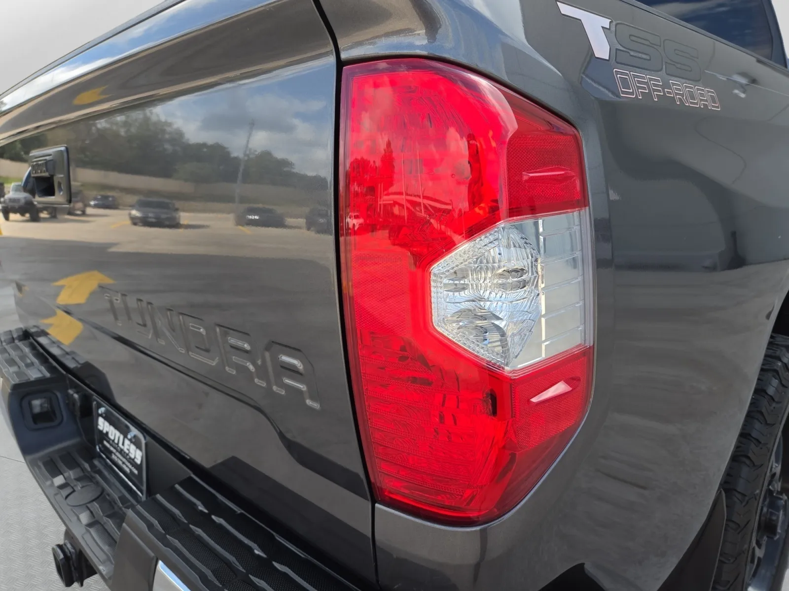 Toyota Tundra photo 12