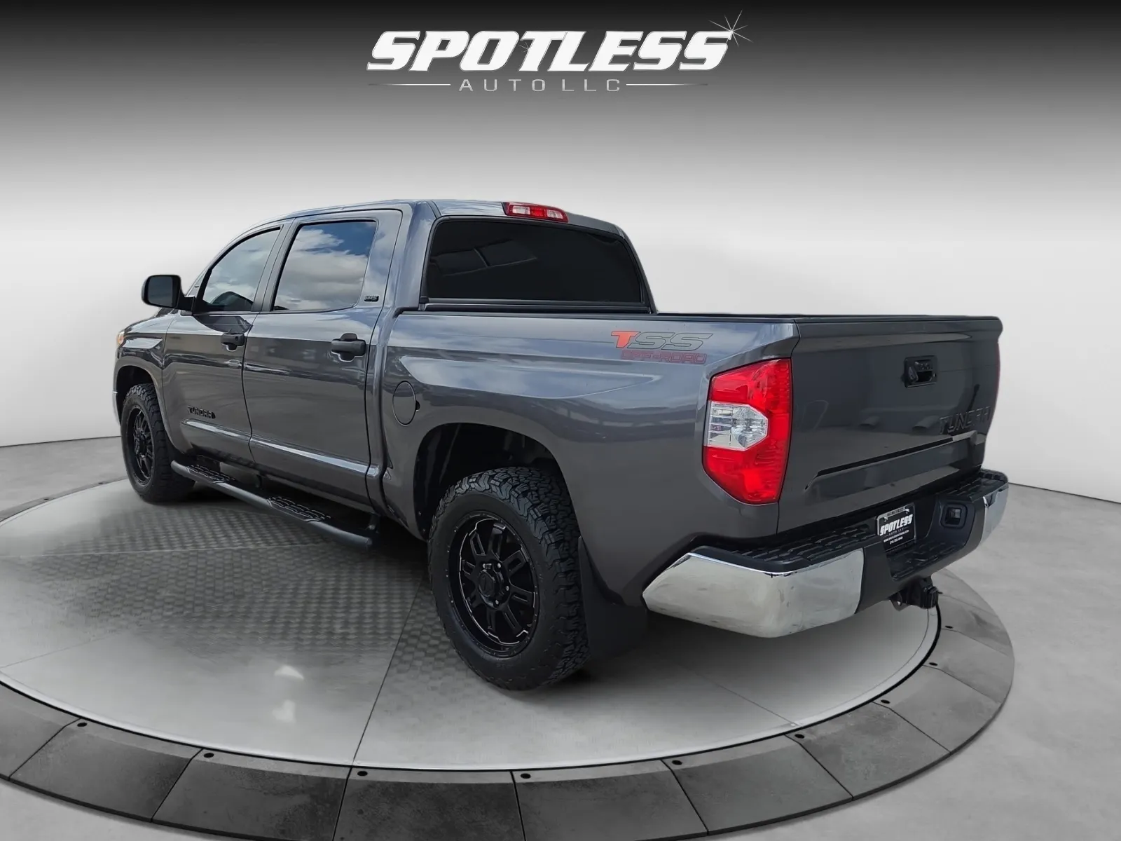 Toyota Tundra photo 5