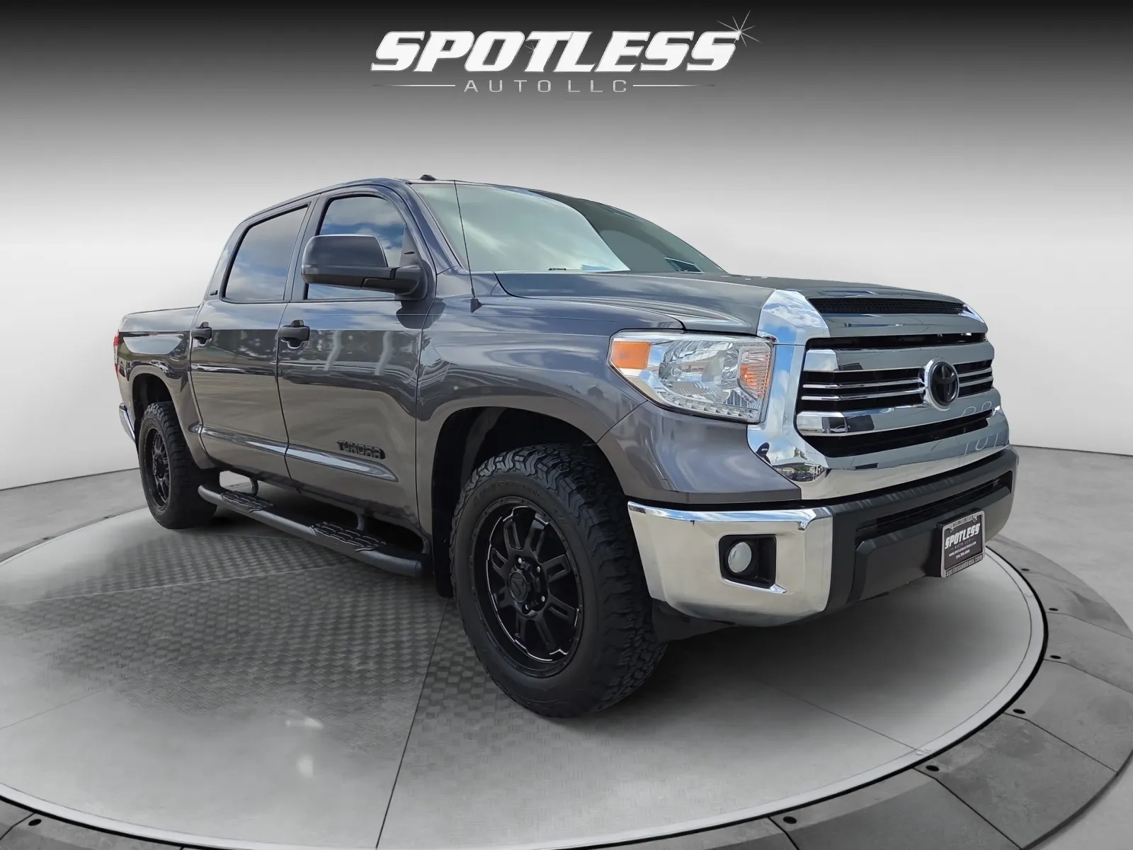 Toyota Tundra photo 11