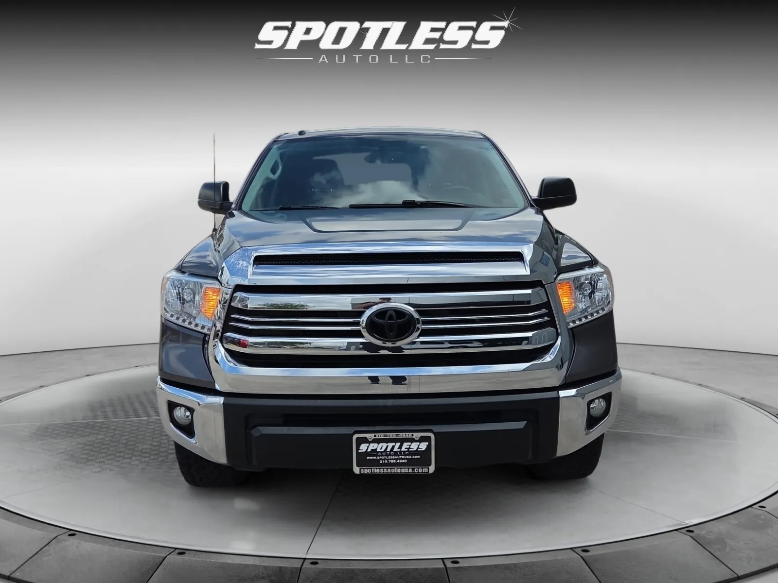 Toyota Tundra photo 10