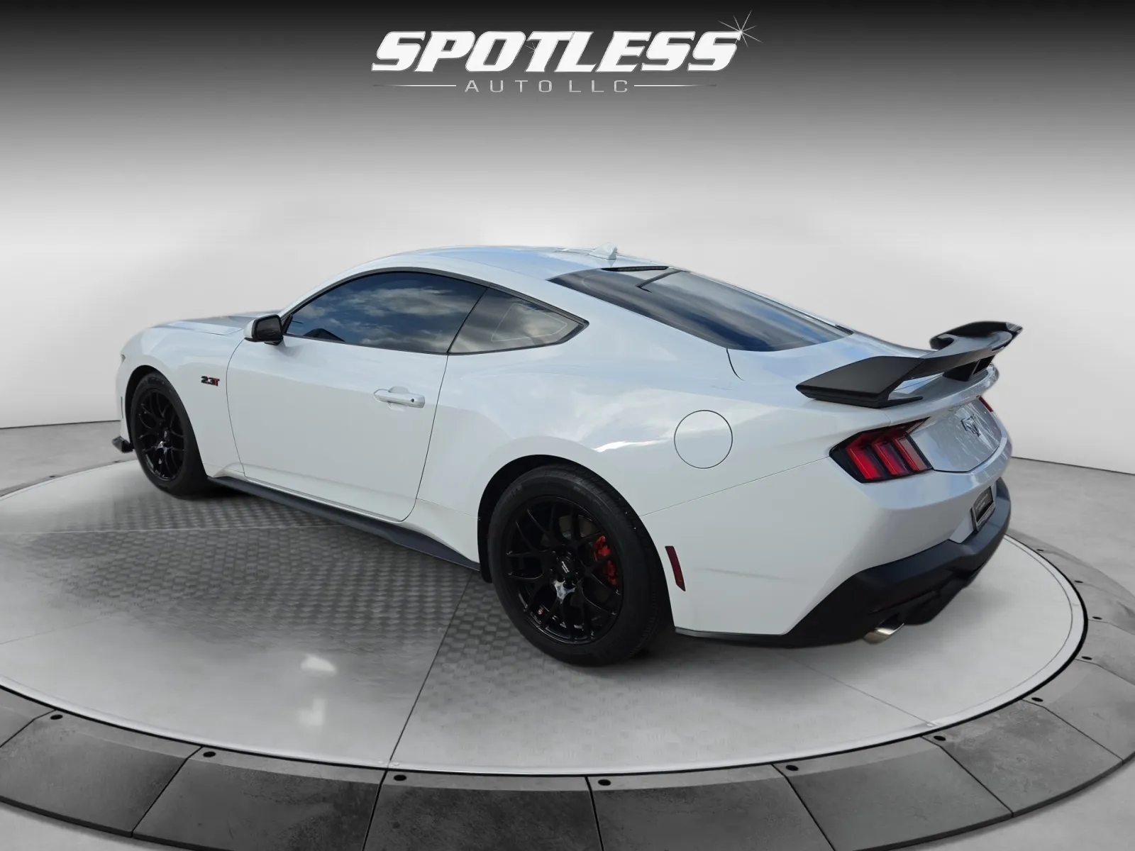 Ford Mustang photo 5