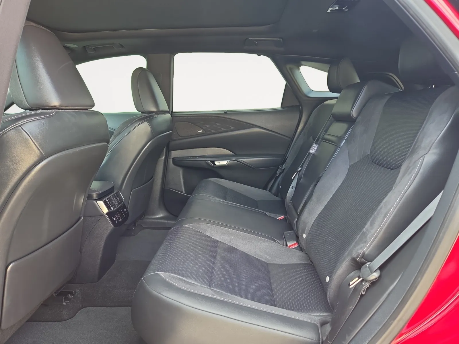 Lexus RX photo 23