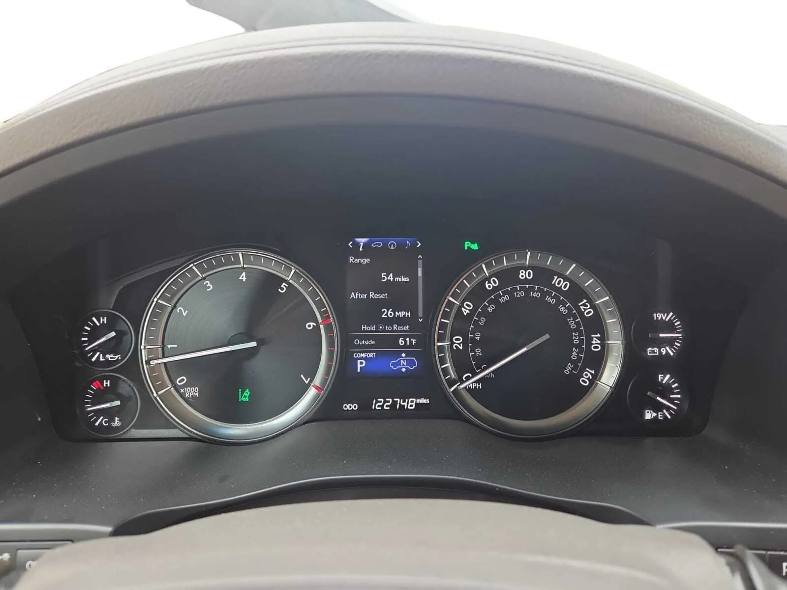 Lexus LX photo 18