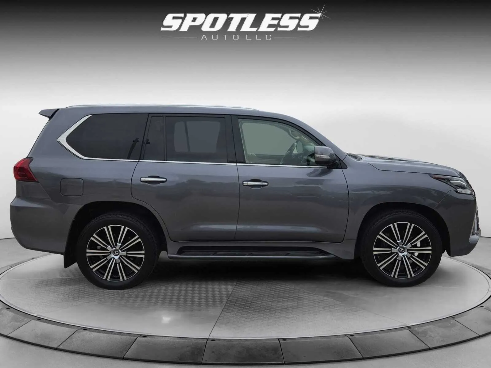Lexus LX photo 8