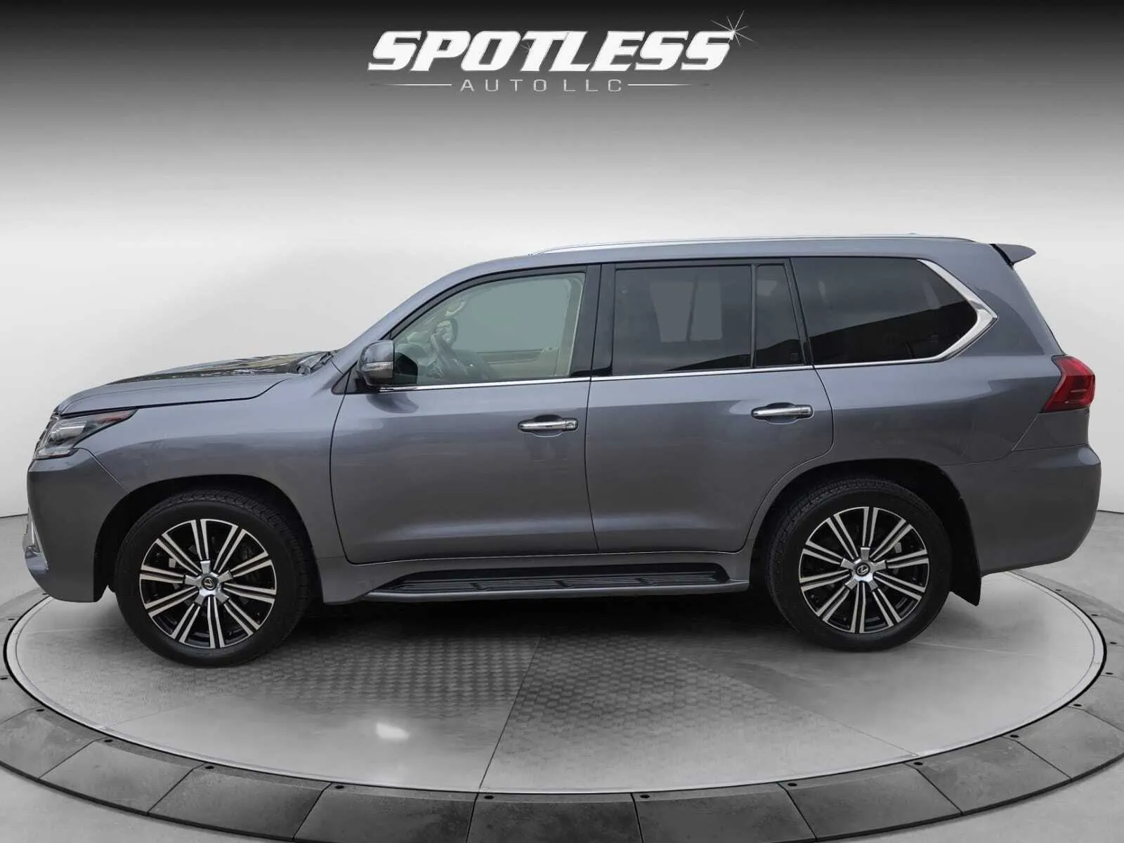 Lexus LX photo 4