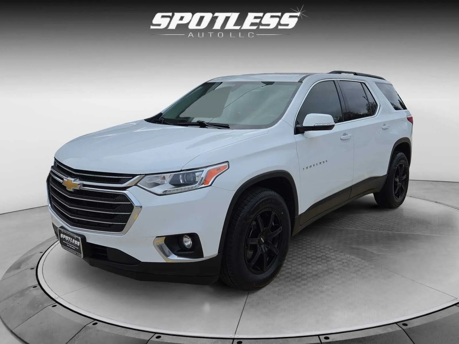 White 2020 Chevrolet Traverse LT Cloth for sale in San Antonio, TX