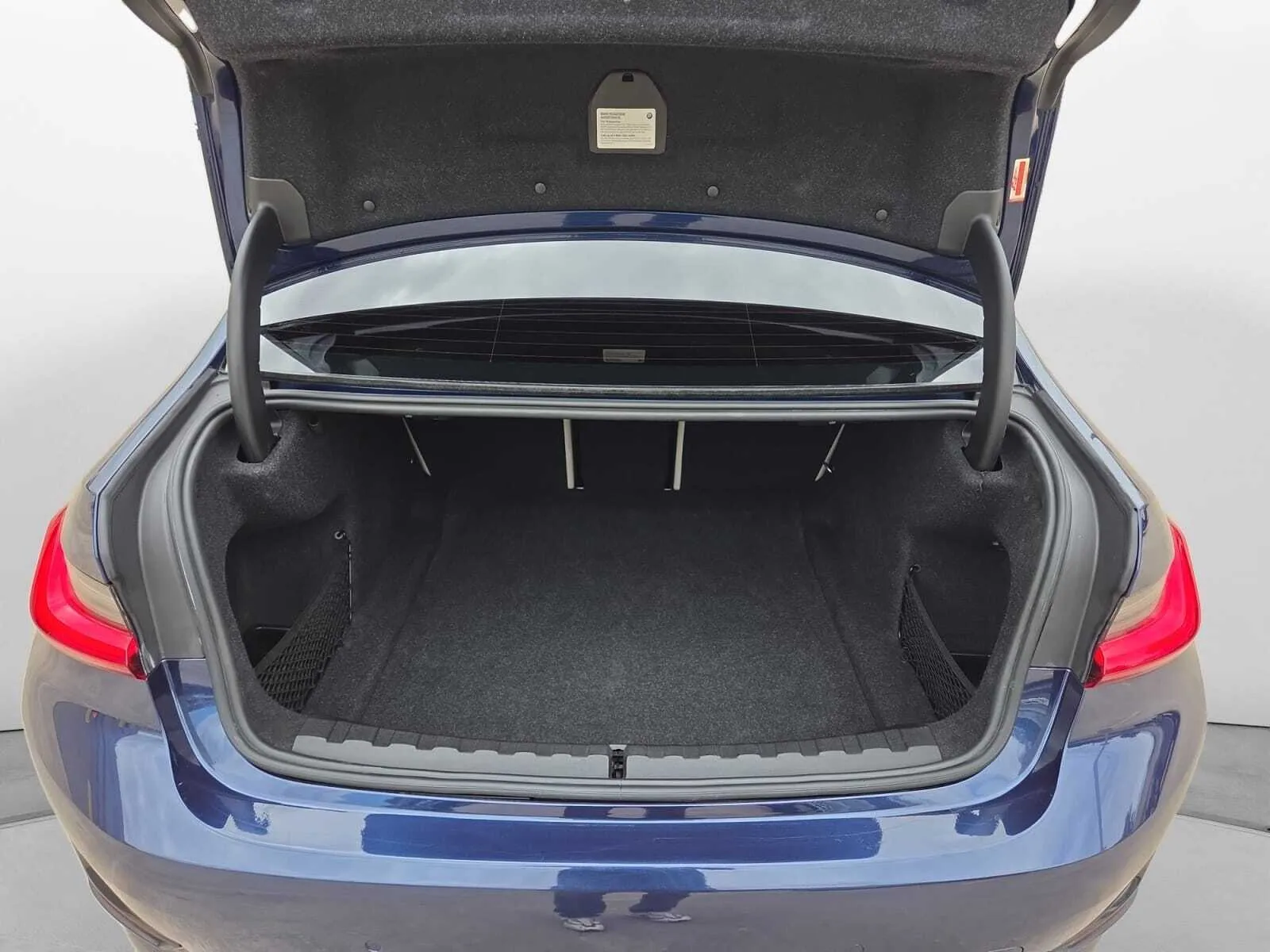 BMW 3 Series photo 25
