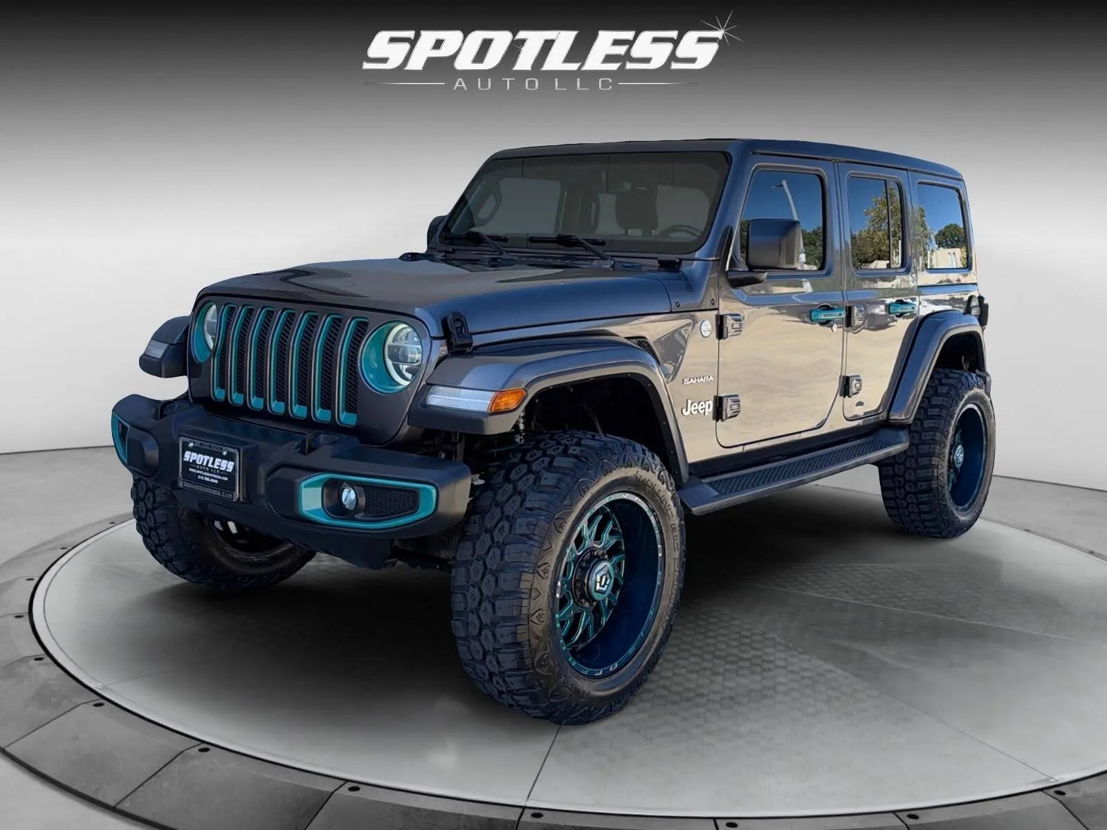 Gray 2018 Jeep Wrangler Unlimited Sahara for sale in San Antonio, TX