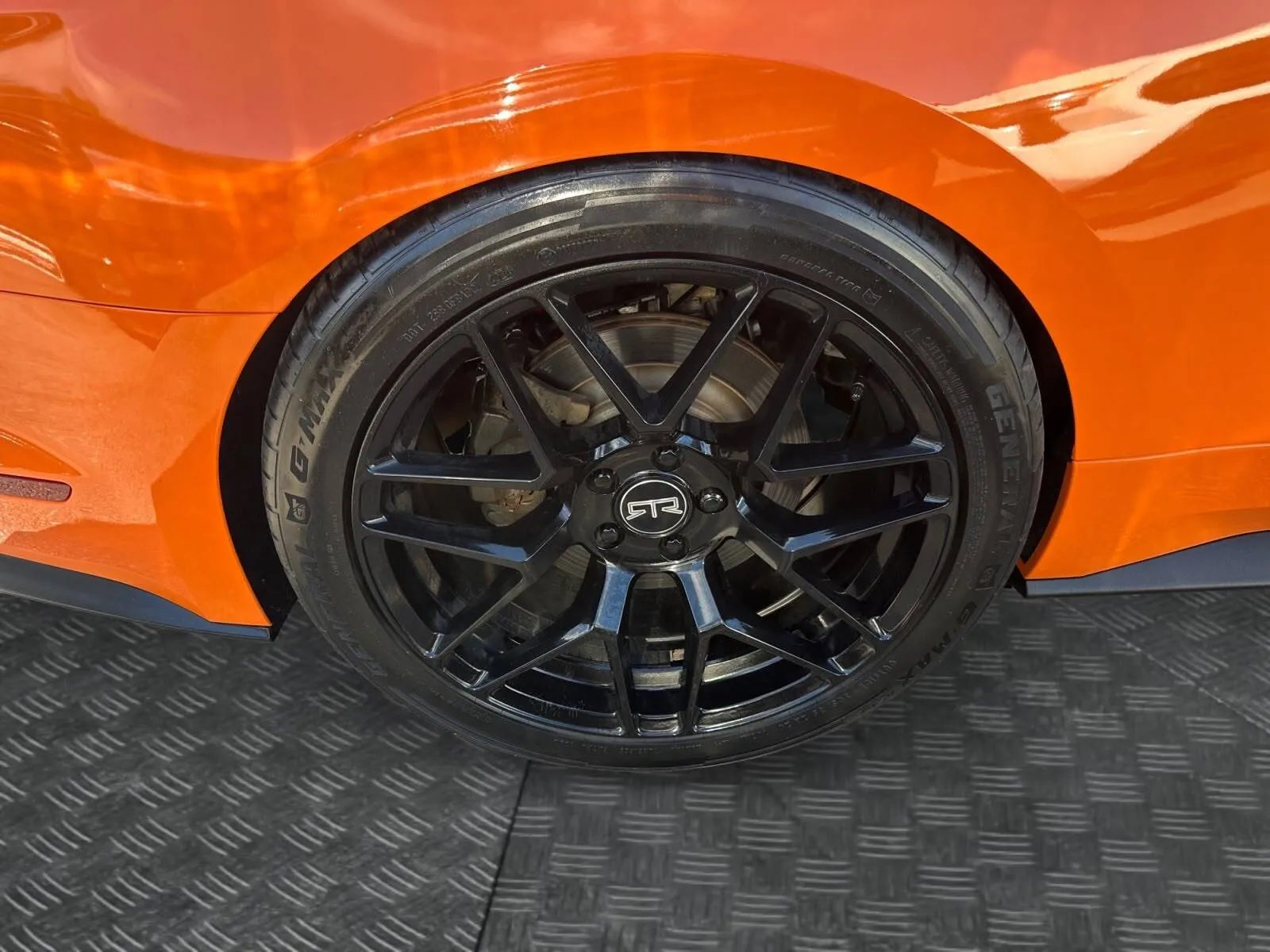 Ford Mustang photo 14